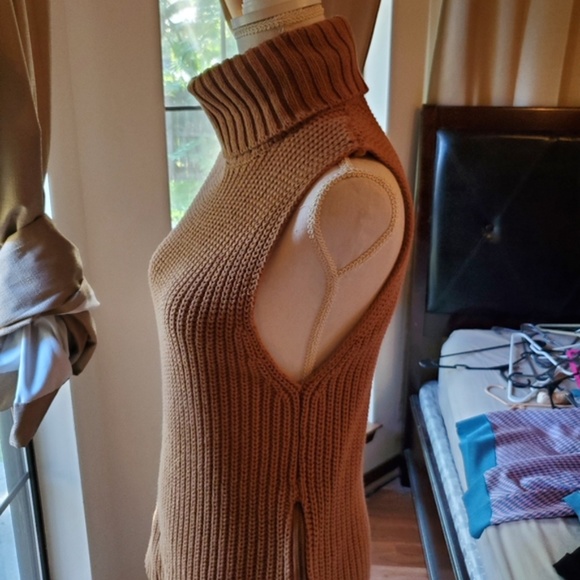 Brown turtle neck knit top - Picture 8 of 9